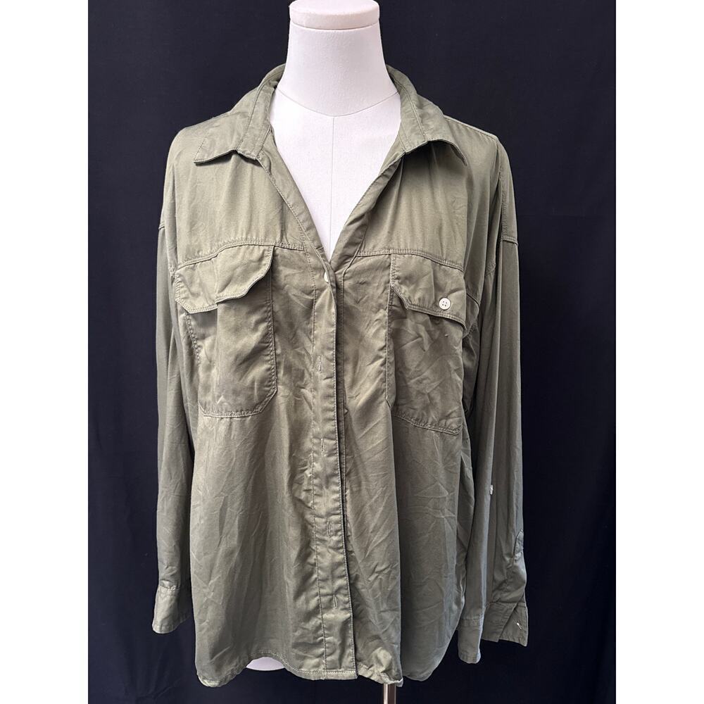 Women’s dip Olive Green Button up Sz L